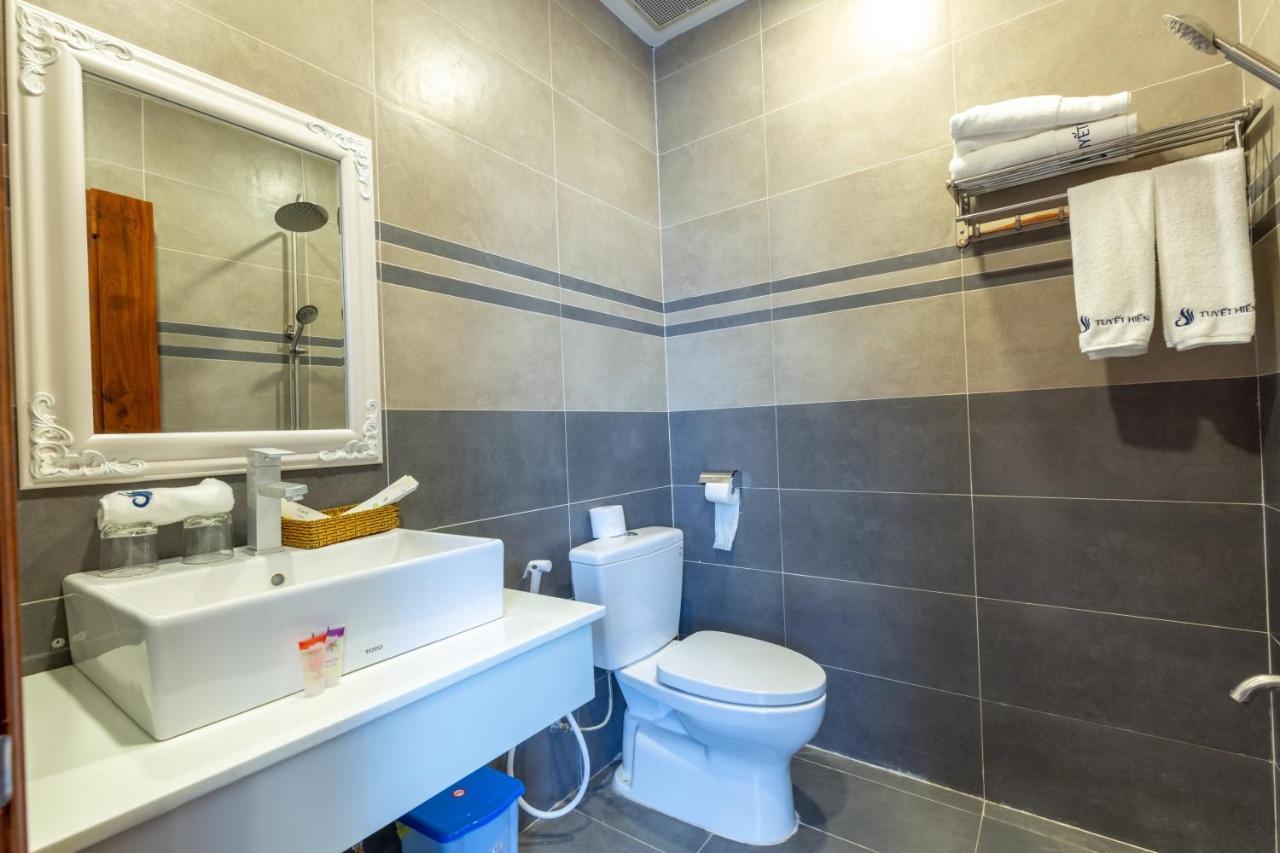 Khach San Tuyet Hien Hotel Фу Куок Екстериор снимка